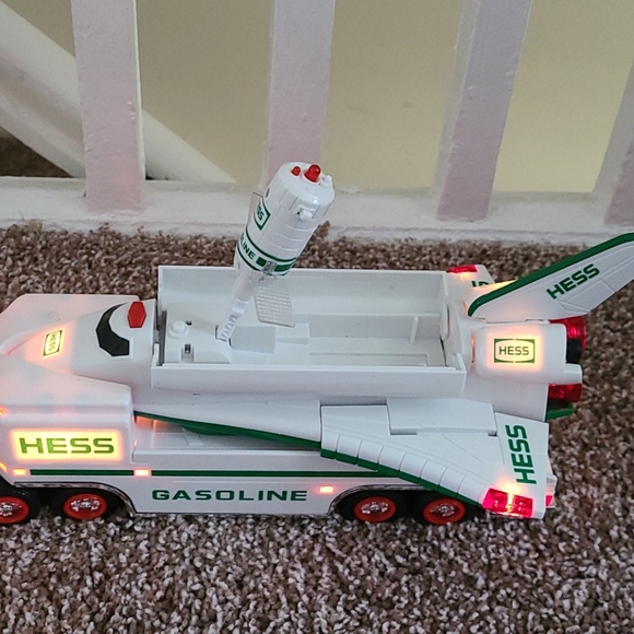 Hess Spaceship Truck with Satellite 1999 NIB - Picture 3 of 5